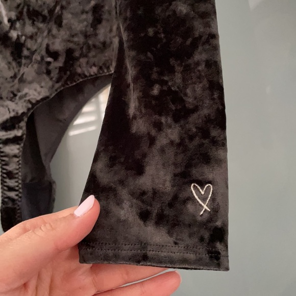 NWT Victoria’s Secret Velour Bodysuit - Picture 4 of 6